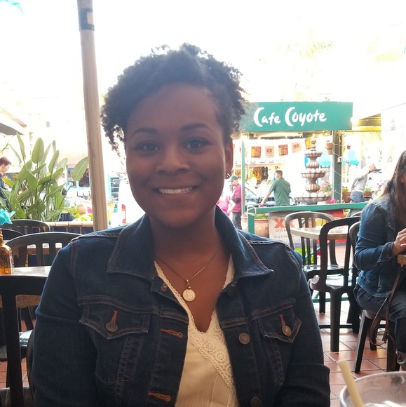 Meet your Posher, Serene - Picture 3 of 3